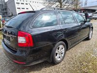Gebraucht Skoda Octavia Ambiente 105 PS (77 kW) 2011 Schwarz Kombi