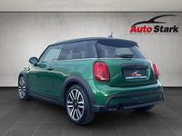 Gebraucht Mini Cooper Classic 136 PS (100 kW) 2023 British racing green iv Kleinwagen
