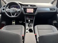 Gebraucht VW Touran Comfortline 150 PS (110 kW) 2023 Blau Van / Kleinbus