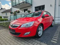 Gebraucht Opel Astra Cosmo 116 PS (85 kW) 2010 Rot Limousine