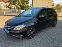 Gebraucht Mercedes B180 122 PS (89 kW) 2012 Schwarz Van / Kleinbus