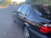 Gebraucht BMW 320 Performance 136 PS (100 kW) 2001 Schwarz Limousine