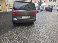 Gebraucht VW Touran Highline 105 PS (77 kW) 2011 Van / Kleinbus