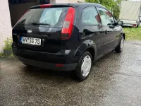 Gebraucht Ford Fiesta 60 PS (44 kW) 2004 Schwarz Kleinwagen