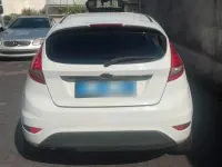 Gebraucht Ford Fiesta 82 PS (60 kW) 2010 Weiß Kleinwagen