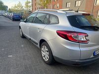 Gebraucht Renault Mégane III Dynamique 110 PS (80 kW) 2012 Grau Limousine