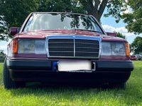 Gebraucht Mercedes 200 118 PS (86 kW) 1991 Rot Limousine