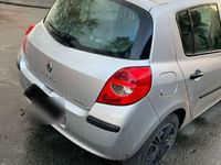 gebraucht Renault Clio Grau 2006 TÜV bis 11/25 4/5-Türer