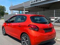 Gebraucht Peugeot 208 Active 82 PS (60 kW) 2017 Orange Kleinwagen