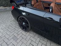 Gebraucht BMW 320 Cabriolet 170 PS (125 kW) 2008 Schwarz Cabrio