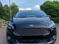 Gebraucht Ford S-MAX Titanium 165 PS (121 kW) 2019 Schwarz Van / Kleinbus