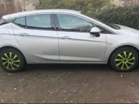 Usado Opel Astra Elegance 105 HP (77 kW) 2020 Prateado Sedan