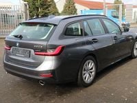 Gebraucht BMW 330e Advantage 184 PS (135 kW) 2022 Grau Kombi