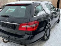 Gebraucht Mercedes E350 Avantgarde 265 PS (194 kW) 2011 Schwarz Limousine