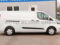 Second-hand Ford Transit Custom 131 CP (96 kW) 2023 Alb Monovolum