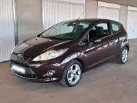 Usata Ford Fiesta Titanium 96 CV (70 kW) 2012 Viola Utilitaria