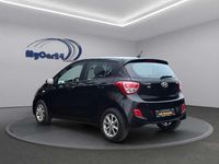 Gebraucht Hyundai i10 67 PS (49 kW) 2016 Phantom black Kleinwagen