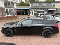 Usado Chrysler 300C Touring 340 CV (250 kW) 2006 Negro Familiar