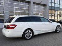 Gebraucht Mercedes E220 170 PS (125 kW) 2011 Weiß Limousine