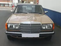 Gebraucht Mercedes 300 125 PS (91 kW) 1981 Gold Limousine