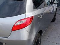 Gebraucht Mazda 2 84 PS (61 kW) 2013 Silber Kleinwagen