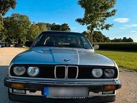 Gebraucht BMW 324 Performance 117 PS (86 kW) 1986 Silber Limousine