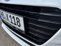 Gebraucht Hyundai i20 Passion 101 PS (74 kW) 2018 Weiß Limousine