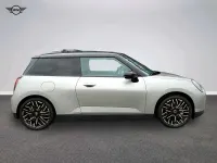 Gebraucht Mini Cooper SE Favoured 160 kW (218 PS) 2025 Grau Kleinwagen