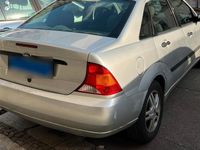 Usata Ford Focus 101 CV (74 kW) 2001 Grigio Berlina