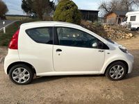 Gebraucht Peugeot 107 68 PS (50 kW) 2010 Weiß Kleinwagen
