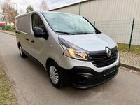 Gebraucht Renault Trafic 120 PS (88 kW) 2017 Silber Van / Kleinbus