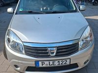 Gebraucht Dacia Sandero 75 PS (55 kW) 2012 Silber Limousine