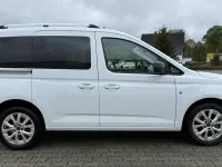 Gebraucht Ford Tourneo Connect Titanium 116 PS (85 kW) 2024 Weiß Van / Kleinbus