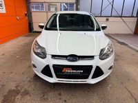 Gebraucht Ford Focus Titanium 125 PS (91 kW) 2012 Weiß Kombi