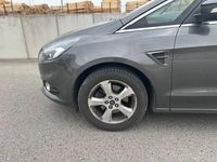 Gebraucht Ford S-MAX Titanium 160 PS (117 kW) 2018 Grau Van / Kleinbus