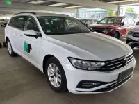 Gebraucht VW Passat Business 150 PS (110 kW) 2023 Gletscherweiß metallic Kombi