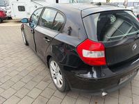 Gebraucht BMW 118 129 PS (94 kW) 2006 Saphirschwarz Kleinwagen