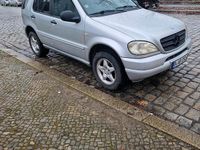 Gebraucht Mercedes ML320 218 PS (160 kW) 1998 Silber SUV