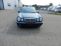Gebraucht Mercedes E230 Avantgarde 150 PS (110 kW) 1997 Blau Limousine