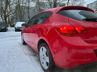 Gebraucht Opel Astra 101 PS (74 kW) 2010 Rot Kleinwagen