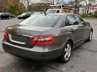 Gebraucht Mercedes E200 Avantgarde 184 PS (135 kW) 2011 Limousine