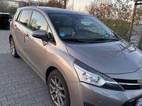 Gebraucht Toyota Verso Comfort 111 PS (81 kW) 2014 Grau Van / Kleinbus