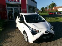 Gebraucht Toyota Aygo 72 PS (52 kW) 2018 Pianosaweiß Kleinwagen