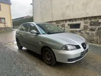Używany Seat Ibiza 86 KM (63 kW) 2003 Zielony Hatchback