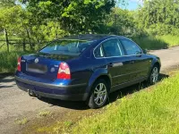 Gebraucht VW Passat 101 PS (74 kW) 2004 Blau Limousine
