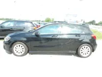Gebraucht Mercedes A180 122 PS (89 kW) 2014 Kosmosschwarz  metalliclack Kleinwagen