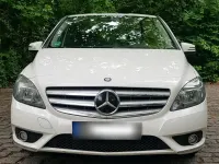 Gebraucht Mercedes B180 122 PS (89 kW) 2012 Weiß Van / Kleinbus