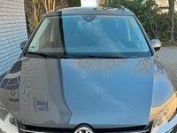 Gebraucht VW Sharan 150 PS (110 kW) 2022 Grau Van / Kleinbus