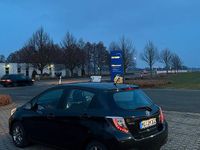 Gebraucht Toyota Yaris 69 PS (50 kW) 2013 Schwarz Kleinwagen