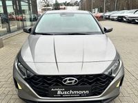 Gebraucht Hyundai i20 Select 100 PS (73 kW) 2022 Silber Kleinwagen